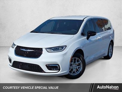 New 2026 Chrysler Pacifica Select