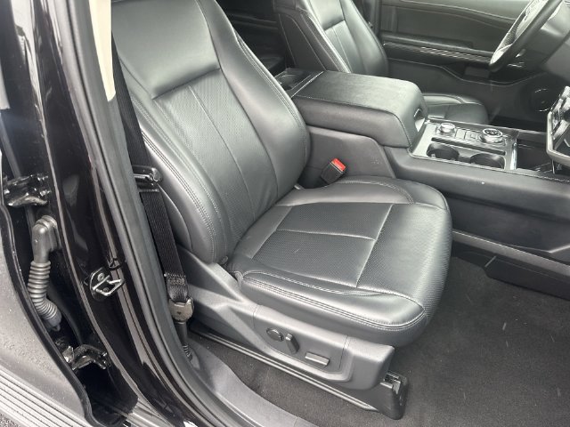 Used 2024 Ford Expedition XLT AWD/4WD image 28