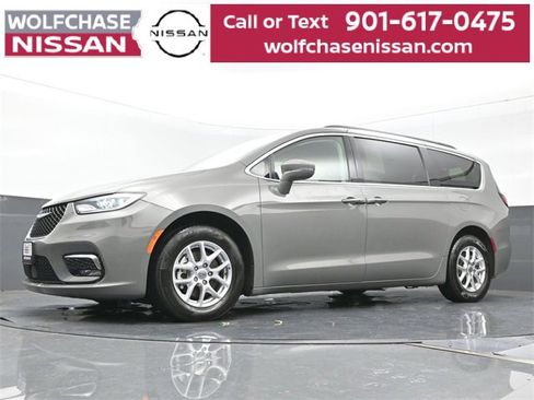 Used 2022 Chrysler Pacifica Touring-L image 20