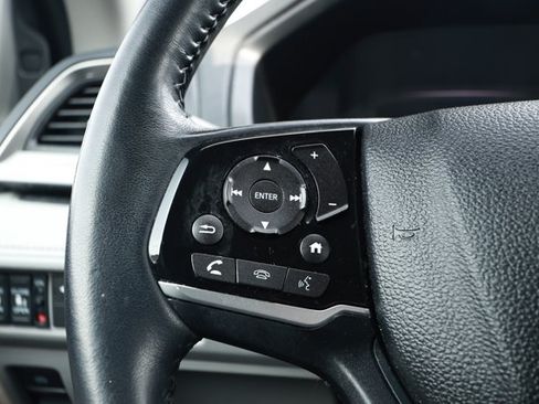 Used 2018 Honda Odyssey Touring image 13