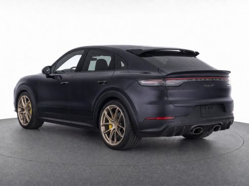 Certified 2022 Porsche Cayenne Turbo GT AWD/4WD image 3