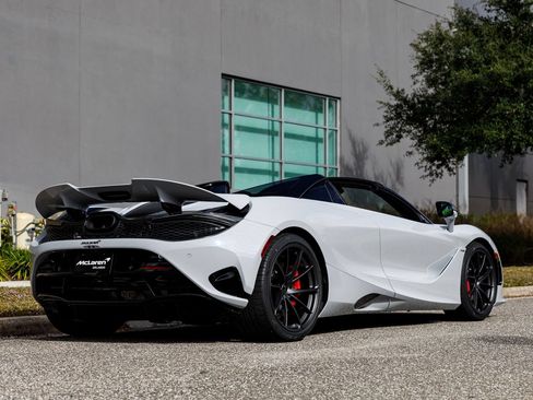 Used 2026 McLaren 750S Spider RWD image 5