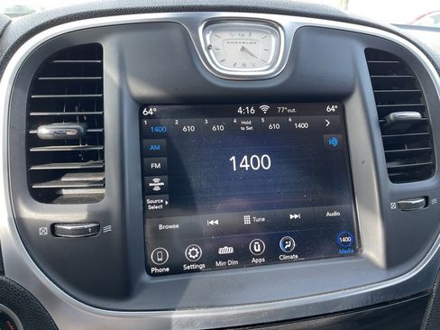 Used 2020 Chrysler 300 Touring w/ Sport Appearance Package image 9