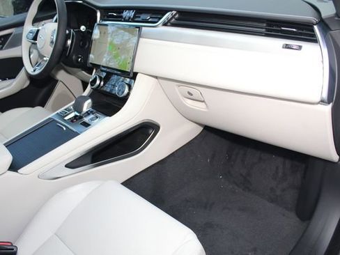 New 2026 Jaguar F-PACE R-Dynamic S image 24