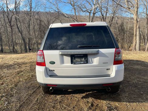 Used 2008 Land Rover LR2 SE image 5