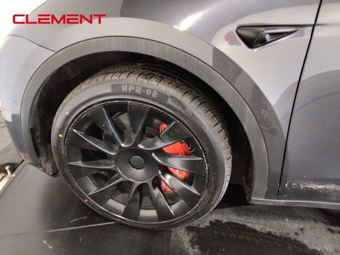 Used 2021 Tesla Model Y Long Range image 42