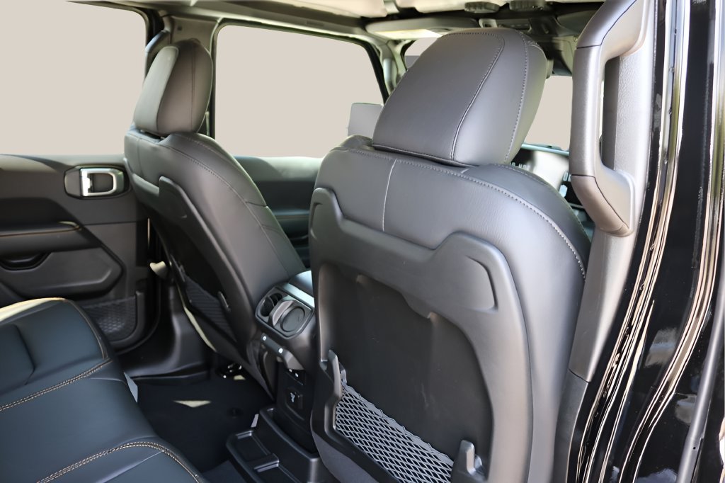 New 2026 Jeep Wrangler Unlimited Sahara AWD/4WD image 20