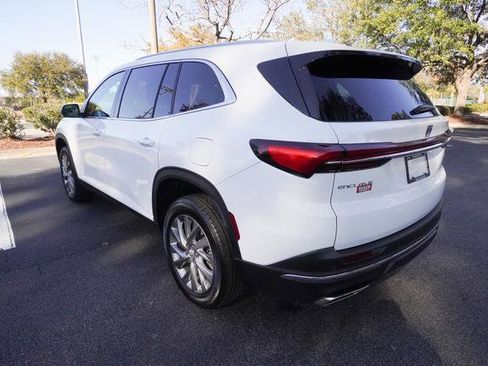 Used 2025 Buick Enclave Preferred image 5