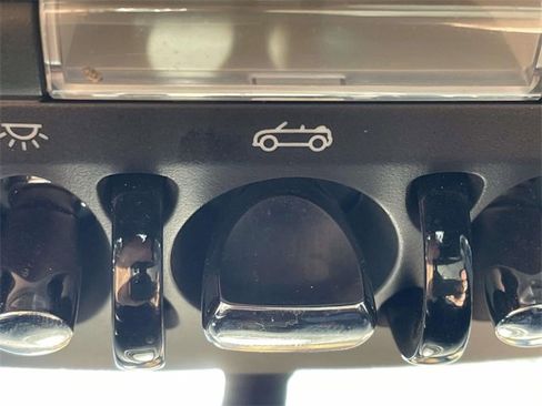 Used 2017 MINI Cooper Convertible image 31