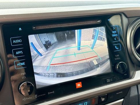 Used 2019 Toyota Tacoma Limited image 15