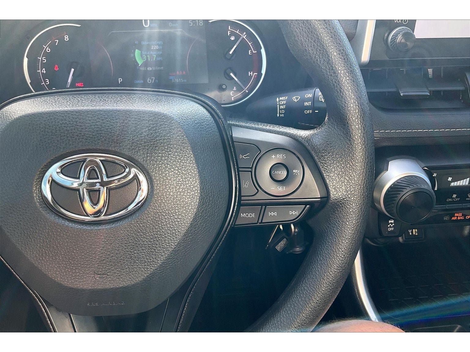 Used 2024 Toyota RAV4 LE AWD/4WD image 21