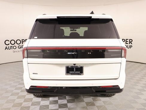 New 2026 Lincoln Navigator Reserve w/ Jet Appearance Package AWD/4WD image 23