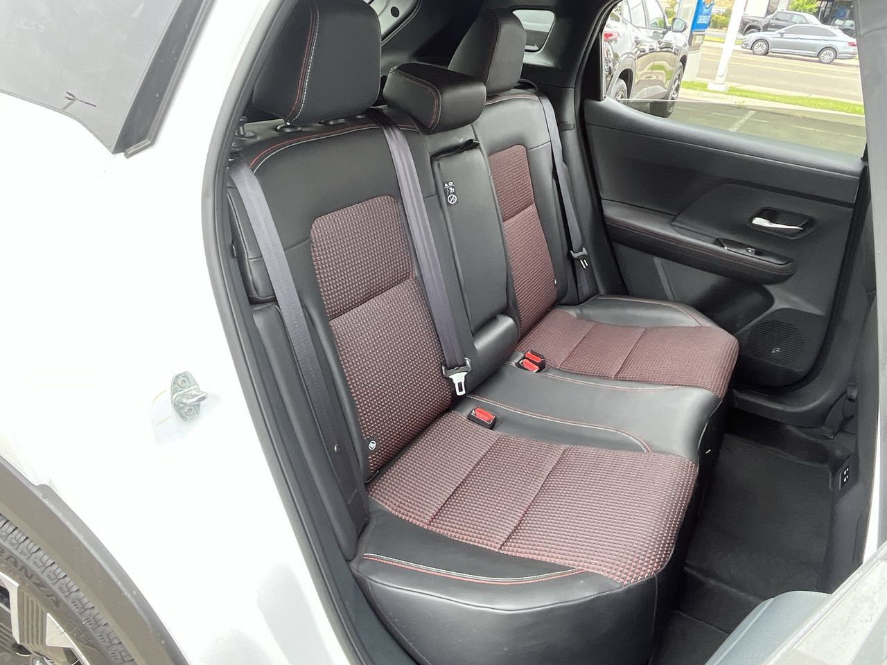 Used 2025 Nissan Kicks SR AWD/4WD image 23