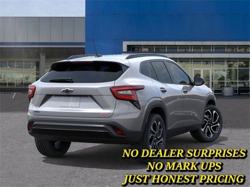 New 2026 Chevrolet Trax RS w/ Sunroof Package image 4