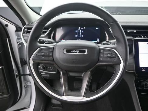 Used 2022 Jeep Grand Cherokee Limited AWD/4WD image 7