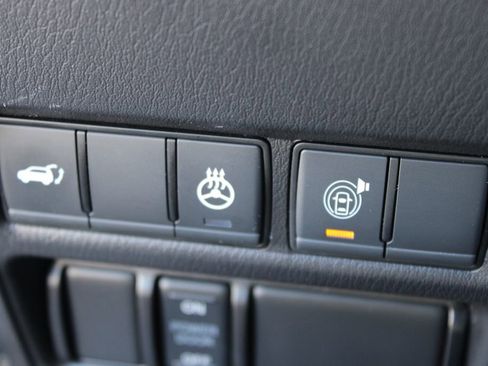 Used 2024 Nissan Armada Platinum w/ Captain's Chairs Package image 29