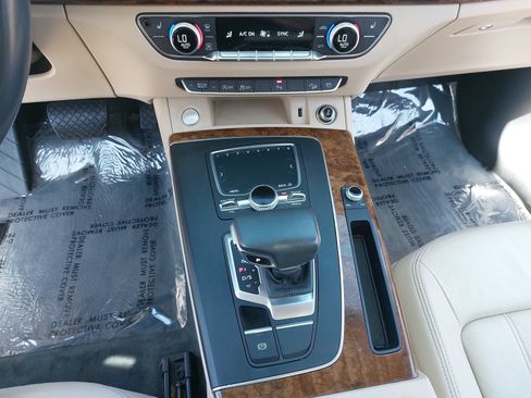 Used 2018 Audi Q5 Premium Plus w/ Premium Plus Package AWD/4WD image 22