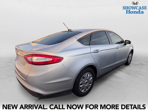 Used 2014 Ford Fusion S FWD image 5