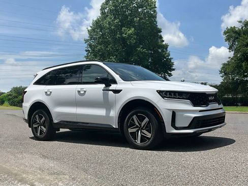 Used 2023 Kia Sorento S w/ Panoramic Sunroof Package FWD image 4