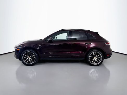 Certified 2023 Porsche Macan image 2