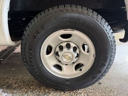 Certified 2023 Chevrolet Express 2500 Extended w/ Driver Convenience Package image 10