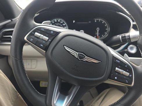 Used 2025 Genesis G70 2.5T image 10
