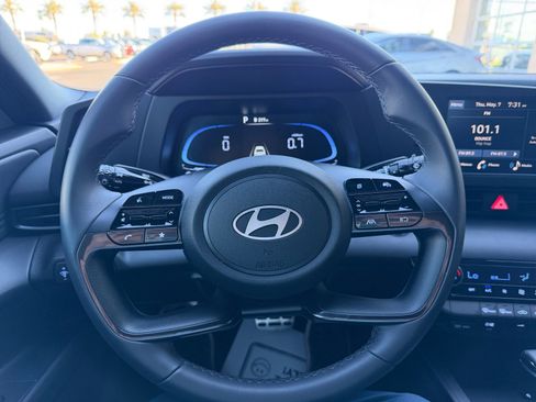 Used 2025 Hyundai Elantra Sport FWD image 9