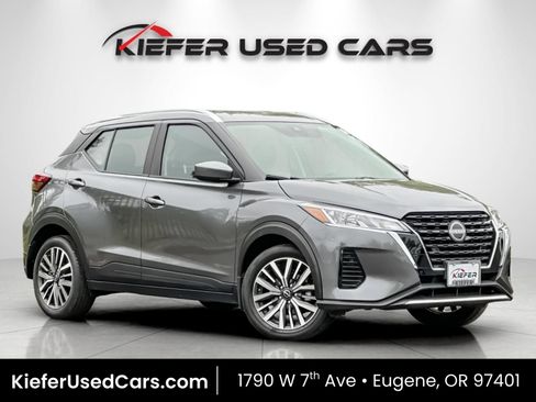Used 2023 Nissan Kicks SV FWD image 1