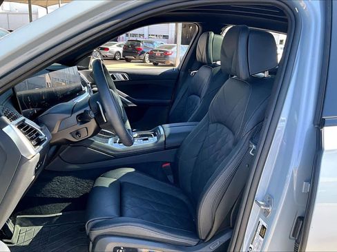 Used 2025 BMW X6 xDrive40i w/ Climate Comfort Package image 7