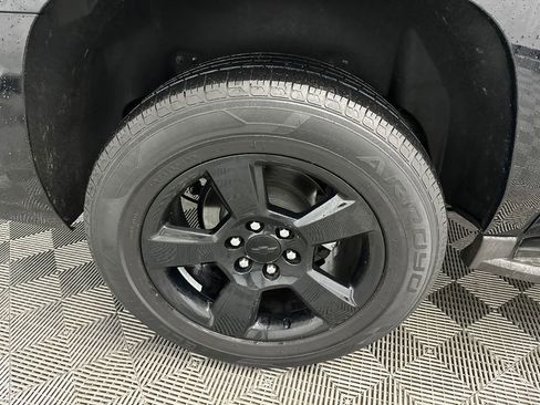 Used 2017 Chevrolet Suburban LT w/ LT Midnight Edition AWD/4WD image 19