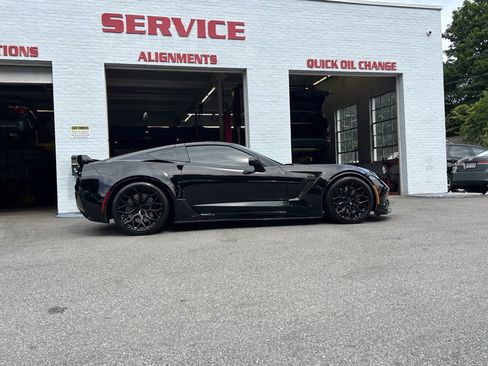 Used 2018 Chevrolet Corvette Z06 RWD image 16