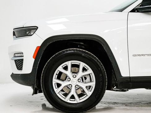 Used 2023 Jeep Grand Cherokee Limited image 30