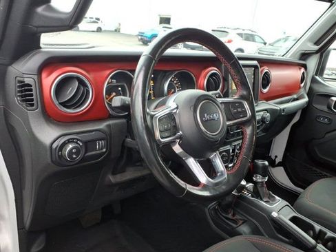 Used 2023 Jeep Gladiator Rubicon w/ Cold Weather Group image 8