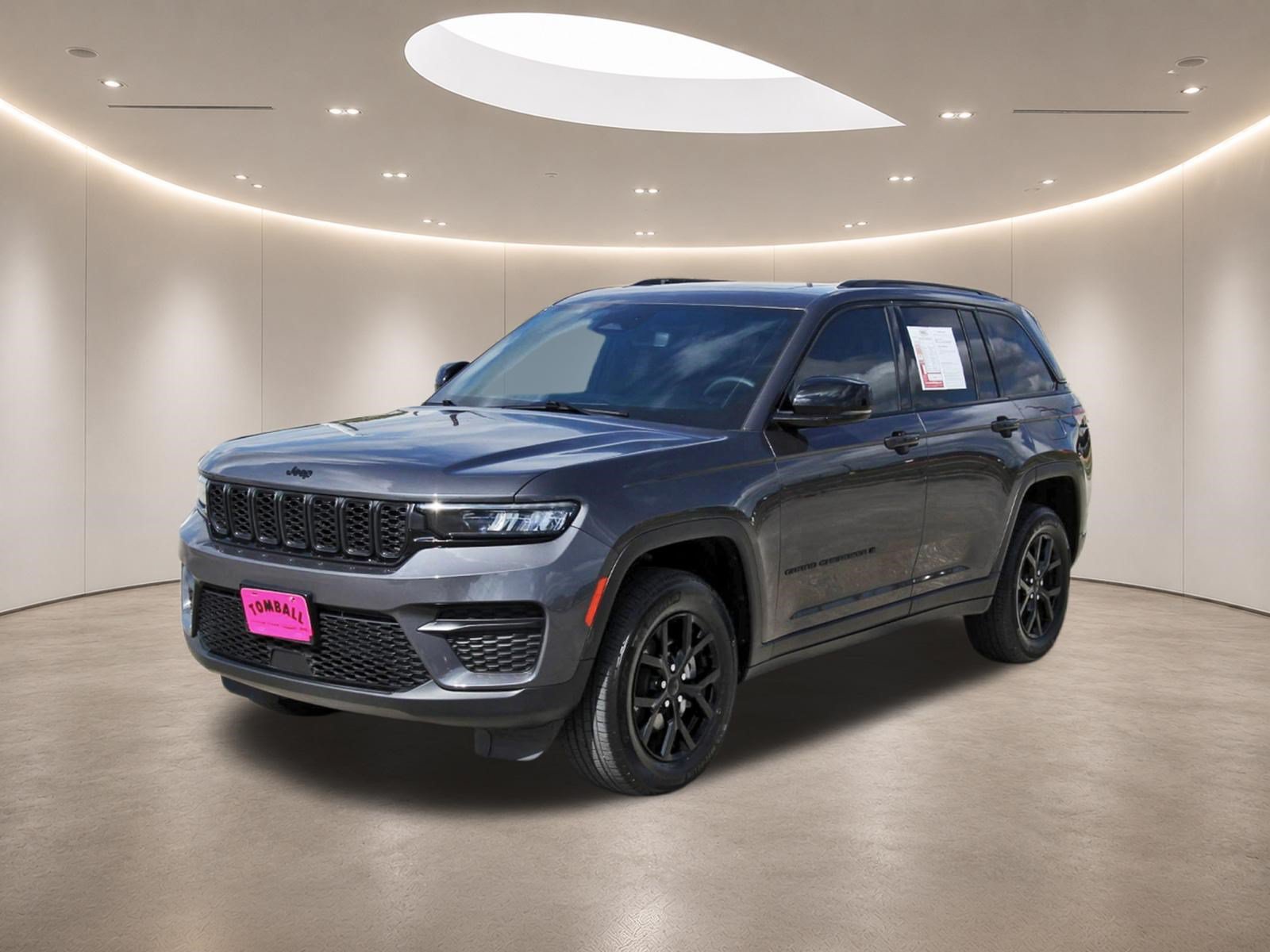 Used 2024 Jeep Grand Cherokee Altitude RWD image 3