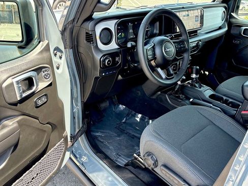Used 2025 Jeep Wrangler Unlimited Sport S 4xe AWD/4WD image 12