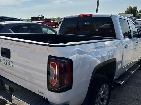 Used 2018 GMC Sierra 1500 SLT w/ SLT Premium Package AWD/4WD image 3