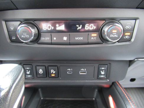 Used 2023 Nissan Frontier PRO-4X w/ Pro-4X Premium Package AWD/4WD image 17
