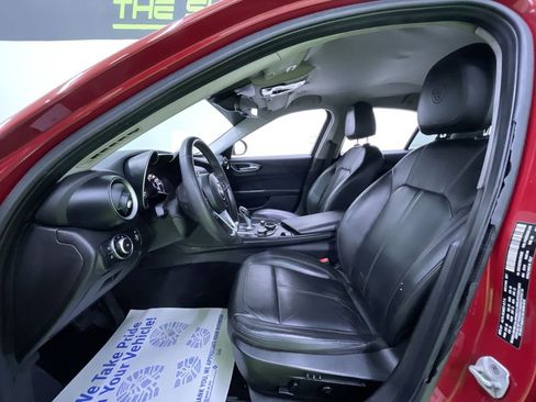 Used 2017 Alfa Romeo Giulia AWD image 16