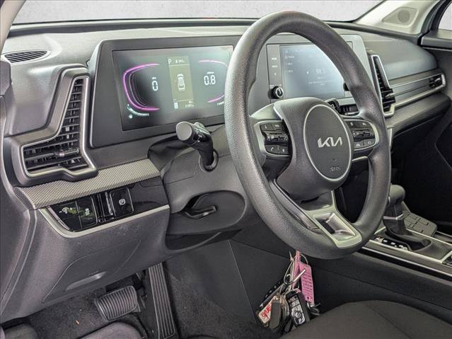Used 2025 Kia Sportage LX FWD image 3
