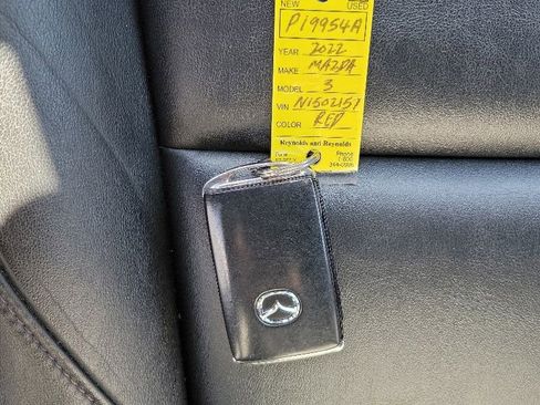 Used 2022 MAZDA MAZDA3 s FWD image 36