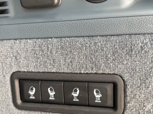 Used 2023 Jeep Grand Wagoneer Series III w/ Rear Seat Video Group 1 AWD/4WD image 44