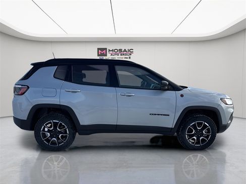New 2026 Jeep Compass Trailhawk image 8