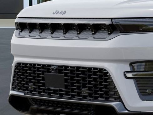 New 2026 Jeep Grand Wagoneer 4WD image 11