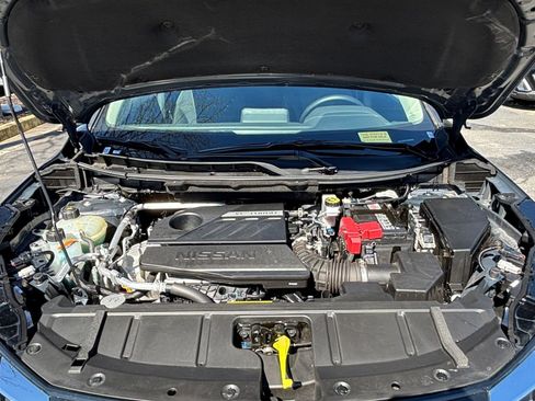 Used 2025 Nissan Rogue SV image 32