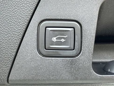 Used 2020 Buick Envision Essence FWD image 13