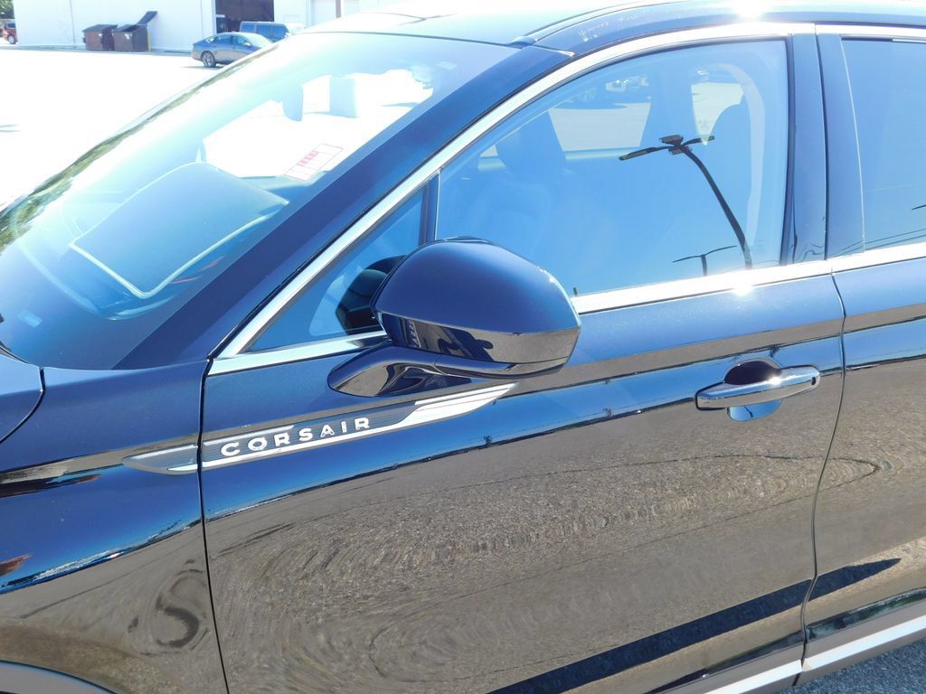 Used 2023 Lincoln Corsair FWD image 11
