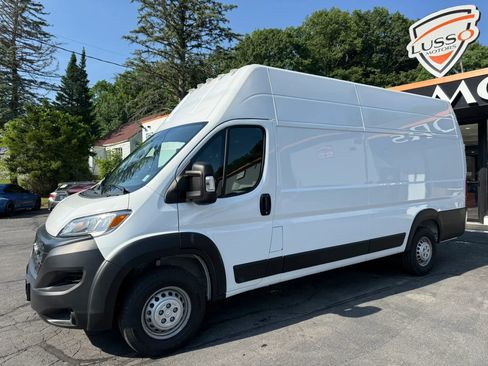 Used 2025 RAM ProMaster 3500 FWD image 3