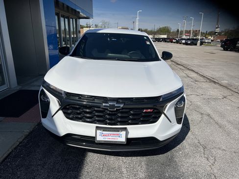 Used 2024 Chevrolet Trax RS w/ Driver Confidence Package image 3