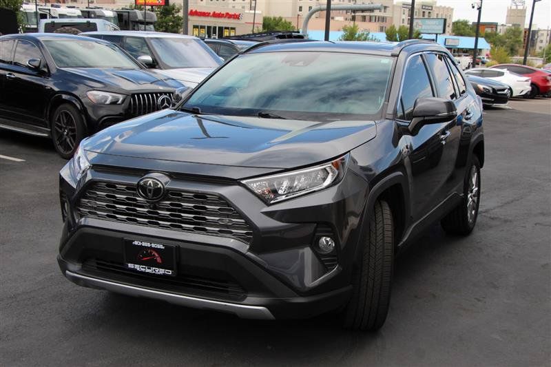 Used 2021 Toyota RAV4 Limited FWD image 4