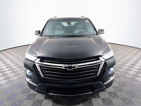 Used 2023 Chevrolet Traverse LT image 2